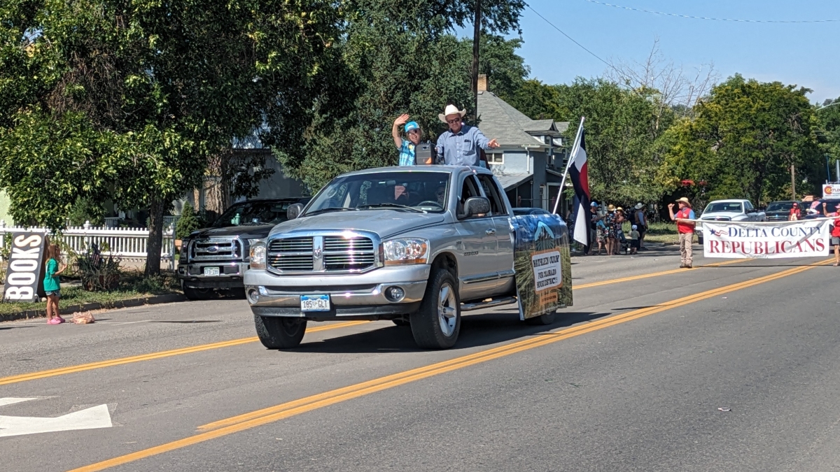 It was a great Saturday morning participating in the Delta Country Fair and Rodeo Parade. From there, we went to the Hotchkiss Fairgrounds to meet with constituents at our booth.